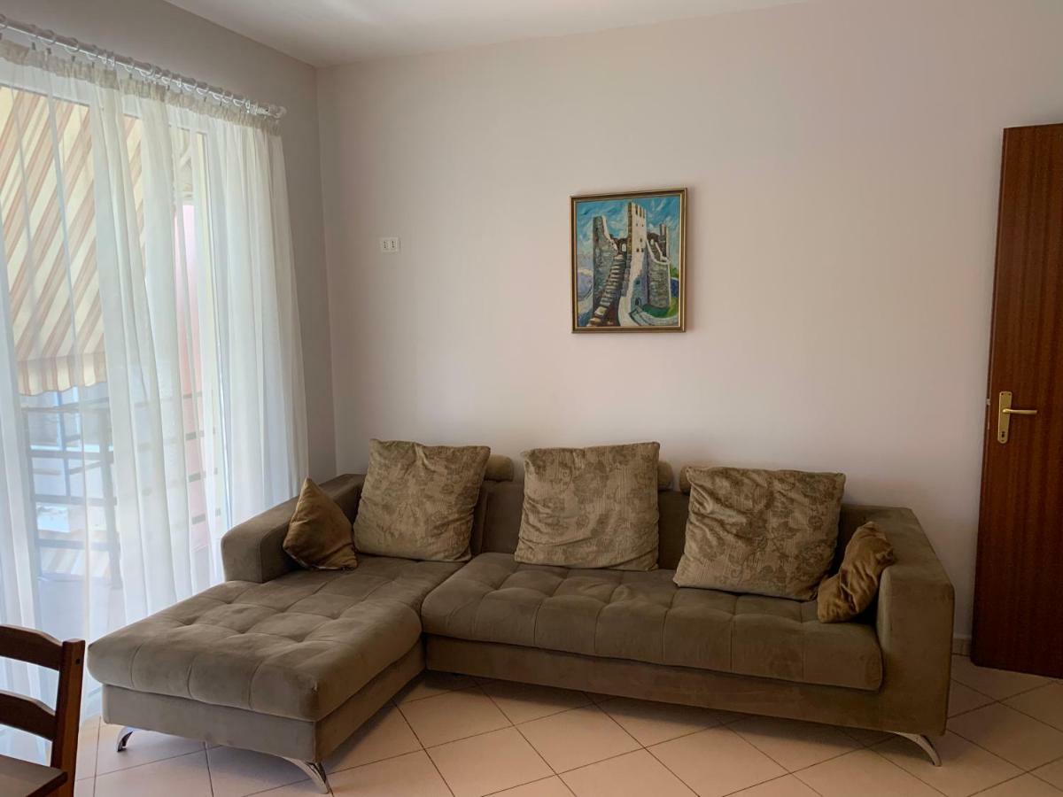 Double Room With Terrace Golem  Buitenkant foto