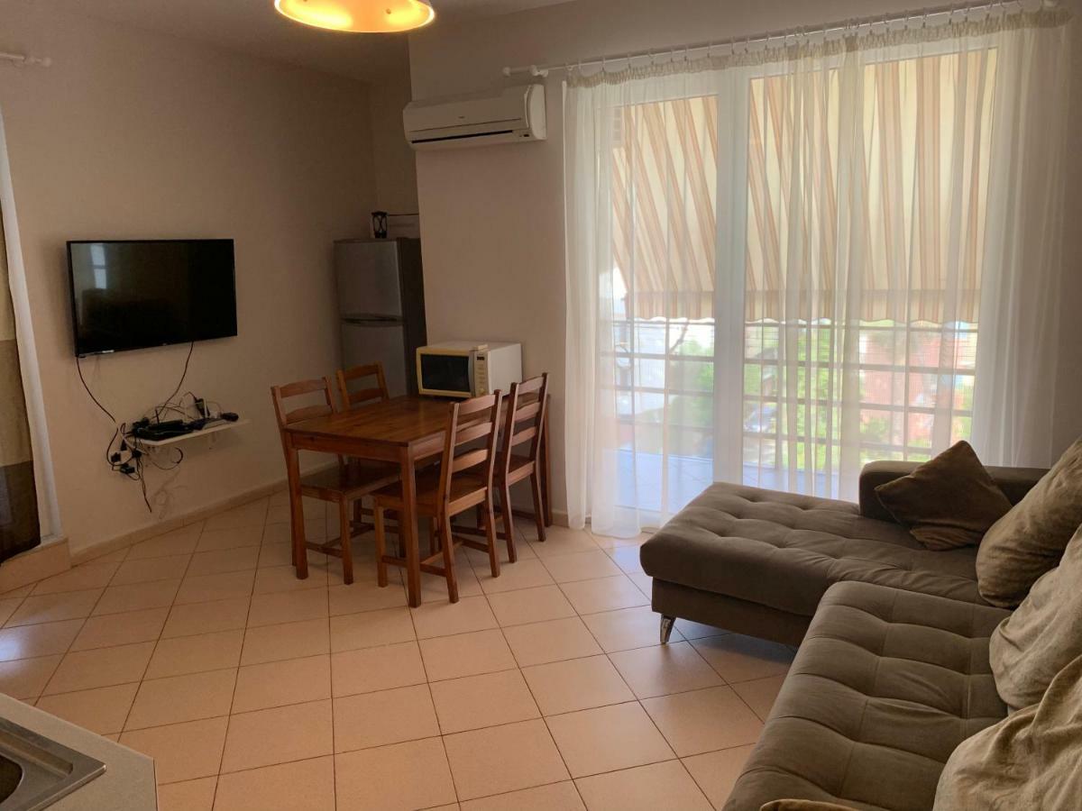 Double Room With Terrace Golem  Buitenkant foto